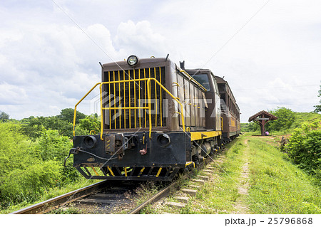トリニダからマナカ・イスナガへ列車の旅 25796868