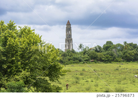 トリニダからマナカ・イスナガへ列車の旅 25796873
