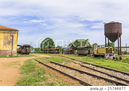 トリニダからマナカ・イスナガへ列車の旅 25796877
