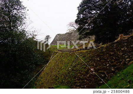 彦根城の武者返し 25800486