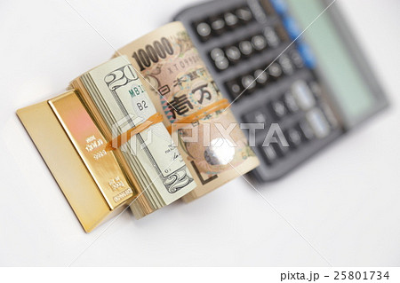gold bullion and money 25801734