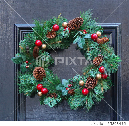 Christmas Wreath 25803436