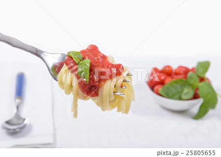 Spaghetti with Tomato Italian Sauce Spaghetti with Tomato Italian Sauce 25805655