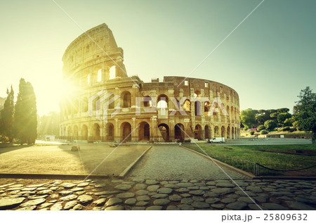 Colosseum in Rome and morning sun, Italy 25809632