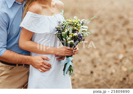 Beautiful bouquet of wild flowers Beautiful bouquet of wild flowers 25809890
