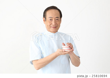 歯科医・歯医者 25810694