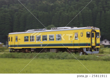 いすみ鉄道キハ350形(流し撮り) いすみ鉄道キハ350形(流し撮り) 25811911