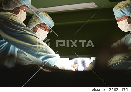 医療　手術イメージ 25824436