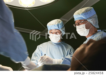 医療　手術イメージ 25824458