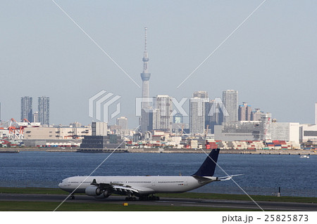 ミュンヘンからの到着機 25825873