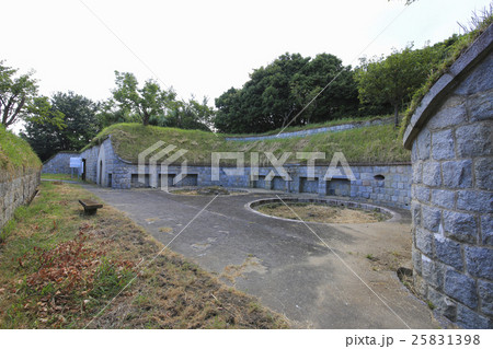 愛媛県今治市　小島　中部砲台　砲座跡 25831398