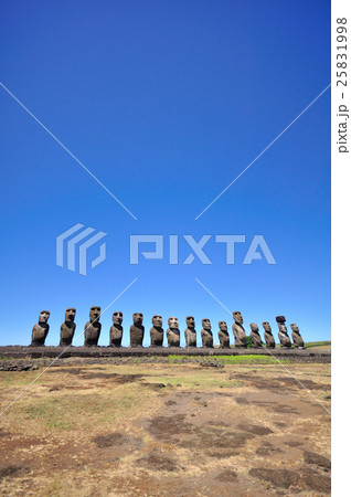 アフ・トンガリキ　イースター島　モアイ 25831998