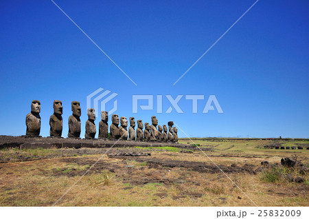 アフ・トンガリキ イースター島 モアイ アフ・トンガリキ イースター島 モアイ 25832009