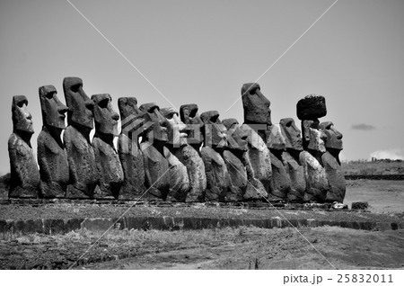 アフ・トンガリキ イースター島 モアイ アフ・トンガリキ イースター島 モアイ 25832011