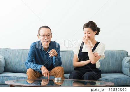 喫煙者と非喫煙者 25832342