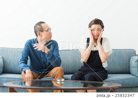 喫煙者と非喫煙者 25832347