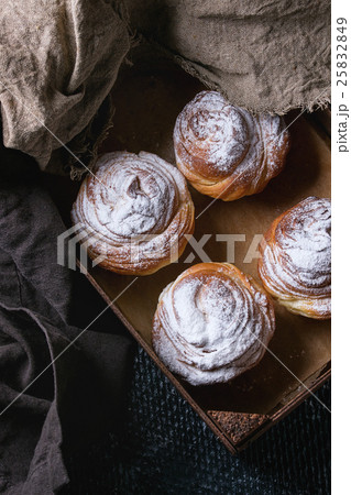 Modern pastries cruffins 25832849