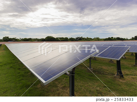 Solar panel facing up to receive sunlight 25833433
