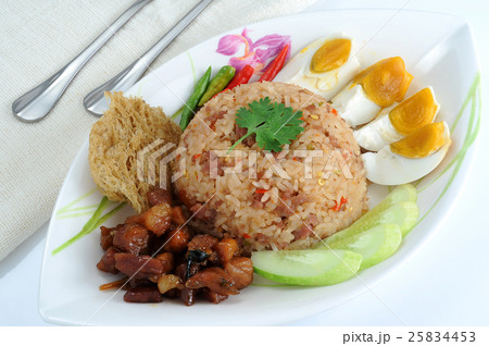 Fried rice with duck yolk,minced pork and chili Fried rice with duck yolk,minced pork and chili 25834453