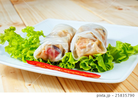 spring rolls 25835790