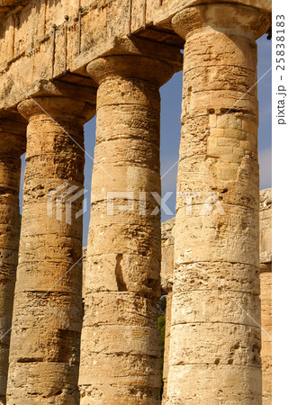 greek temple in the ancient city of Segesta,Sicily greek temple in the ancient city of Segesta,Sicily 25838183