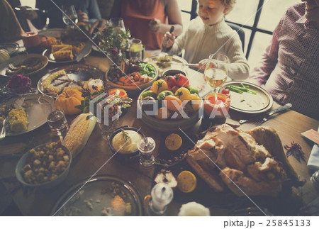 People Celebrating Thanksgiving Holiday Tradition Concept 25845133