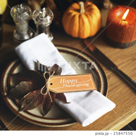 Maple Leaf Thanksgiving Table Setting Concept 25847550