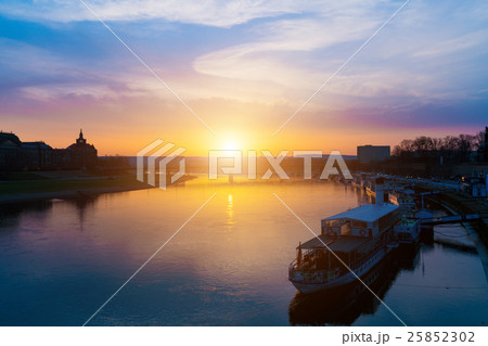 Suneise in Elbe. Dresden. Germany Suneise in Elbe. Dresden. Germany 25852302