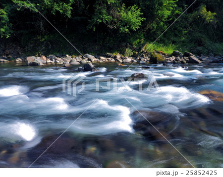 津江の渓流 25852425