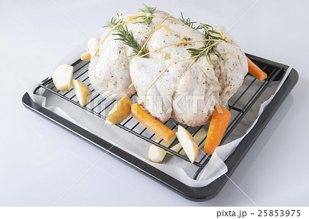 鶏の丸焼き 25853975