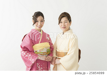 和服姿の親子 和服姿の親子 25854099