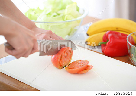 朝食の準備 25855614