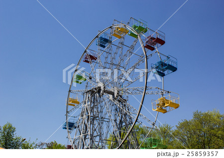 Multicolored Ferris Wheel 25859357