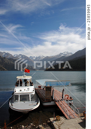 天池（中国新疆維吾爾自治区烏魯木齊） 25859945