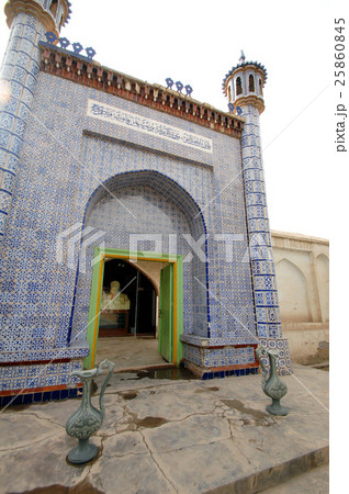 ユースフ・ハーッス・ハージブの墓(玉素甫・哈斯・哈吉甫墓) ユースフ・ハーッス・ハージブの墓(玉素甫・哈斯・哈吉甫墓) 25860845