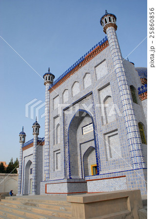 ユースフ･ハーッス･ハージブの墓（玉素甫・哈斯・哈吉甫墓） 25860856