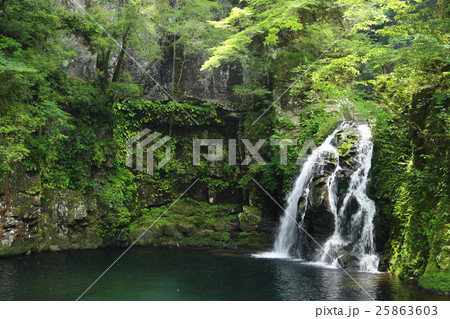 三重県　赤目四十八滝 25863603