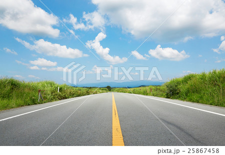 直線の道路 25867458