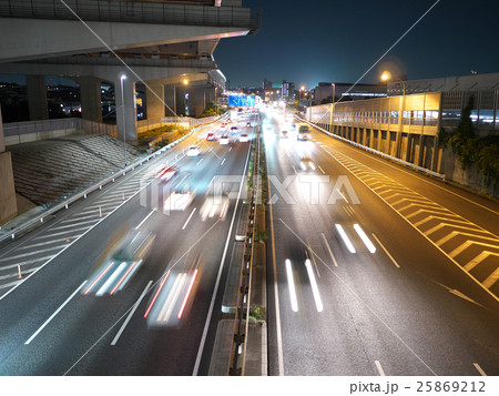 夜間の道路（国道23号線-名古屋南ジャンクション付近） 25869212