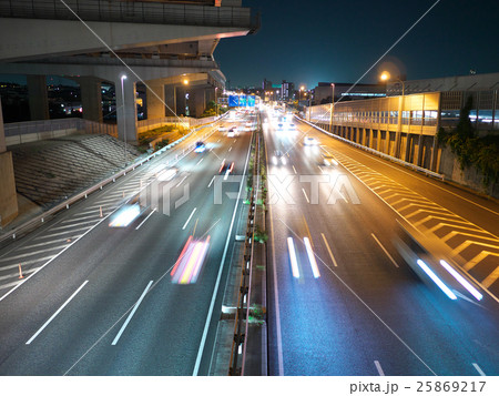 夜間の道路（国道23号線-名古屋南ジャンクション付近） 25869217