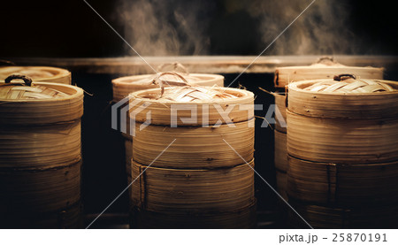 Dim sum steamers at a Chinese restaurant  25870191