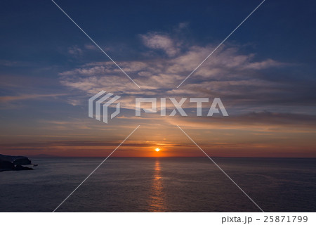 知床半島の夕焼け 知床半島の夕焼け 25871799