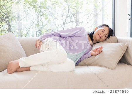 ミドル　女性 25874610