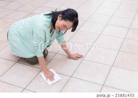 ミドル　女性 25881455