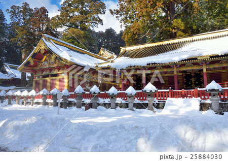 日光　雪景色の日光東照宮　三神庫 25884030