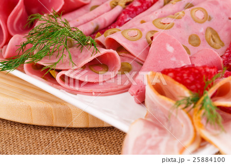 Salami, mortadella and bacon 25884100