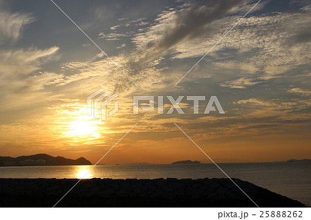 海に沈む夕日 海に沈む夕日 25888262