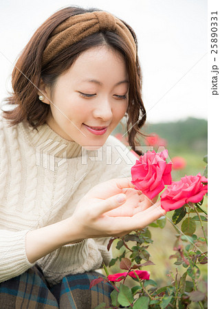 薔薇 女性 薔薇 女性 25890331