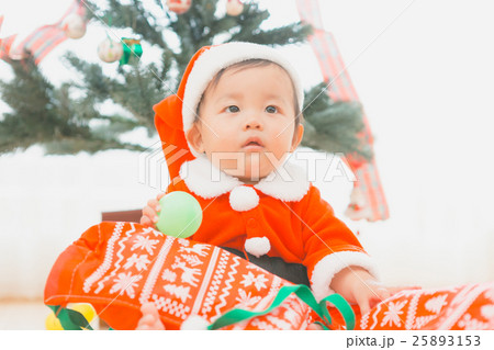 1 year old 25893153