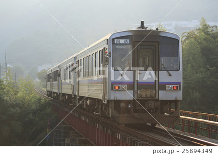 ［JR-P］芸備線キハ120美祢線色（回送列車） 25894349